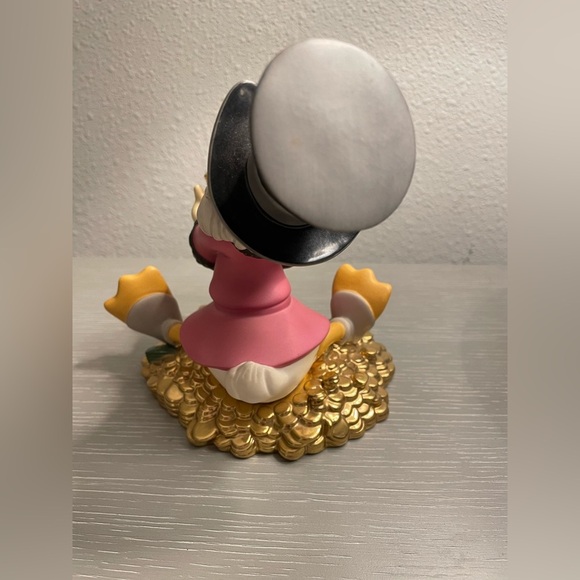 Scrooge McDuck 30th Anniversary Figurine - Picture 3 of 5